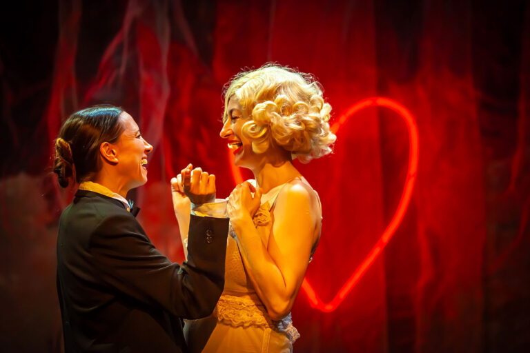Éxito de crítica y público de “Florence Foster” de Amada Santos en Sevilla